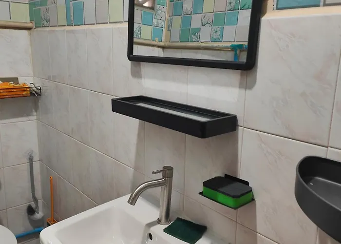 公寓 204 Olan Place Spacious With Fan And Wi-fi Near Bts Skytrain 曼谷